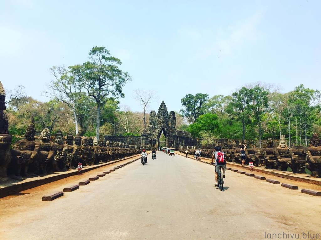 Một cổng vào Angkor Thom