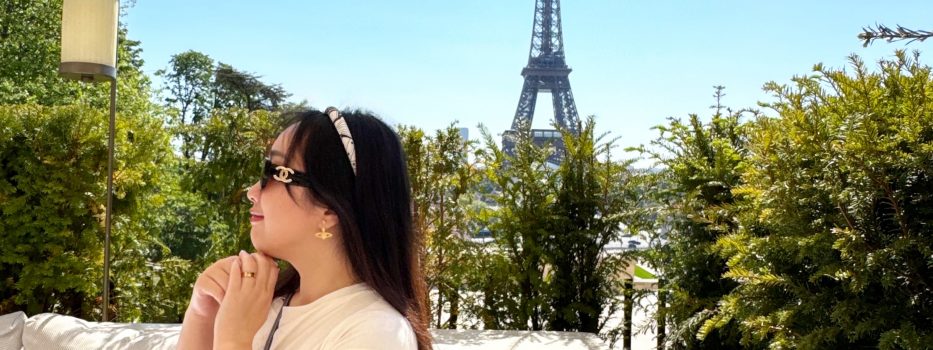 Girafe – vừa măm vừa ngắm tháp Eiffel